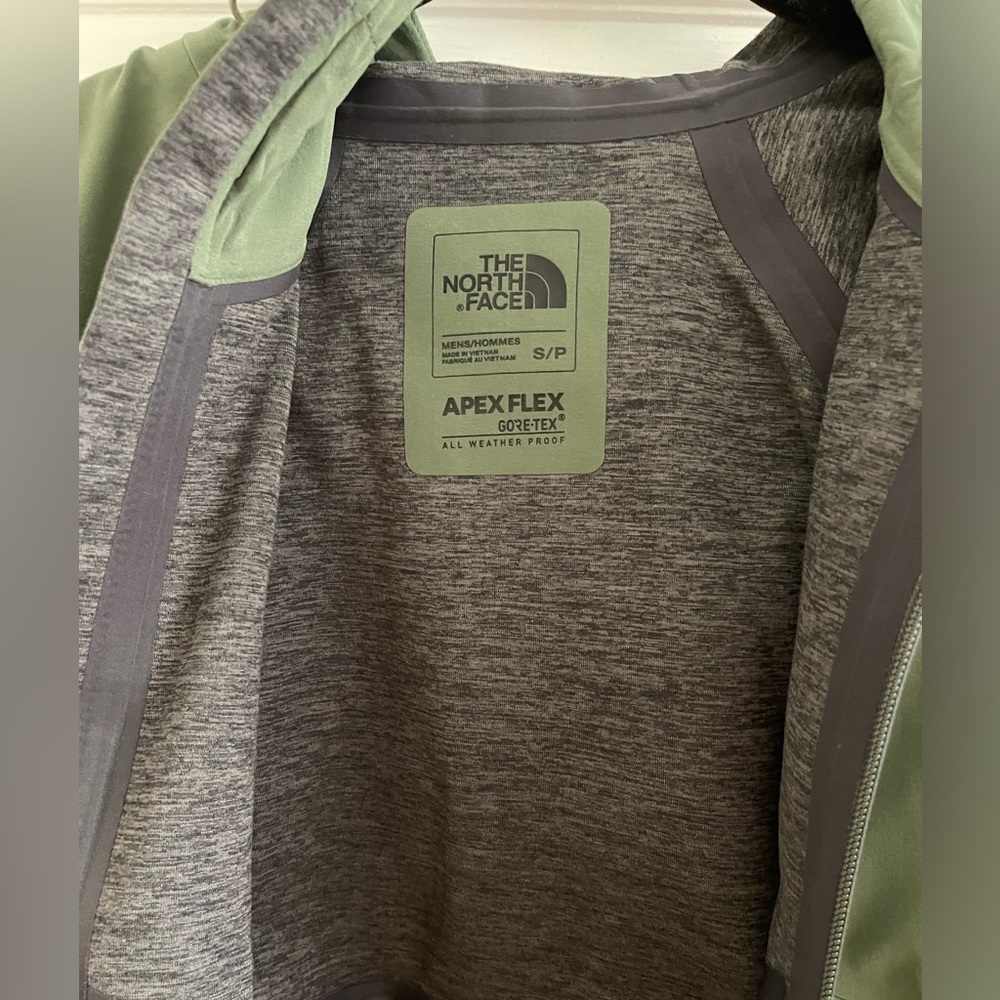 The North Face Men’s Small Green Apex Flex GTX Rain Jacket - Picture 2 of 5